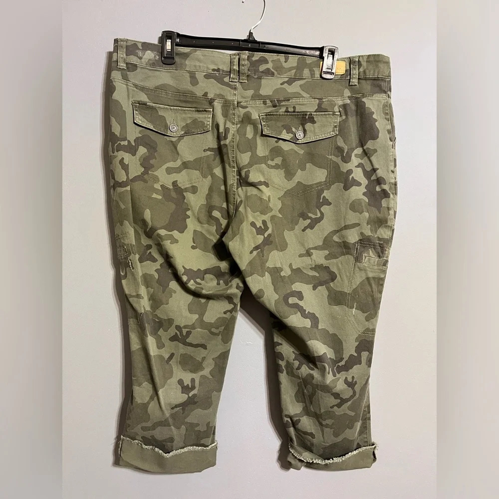 Supplies green camo ankle cuffed jeans size 22W ￼ - Picture 2 of 7